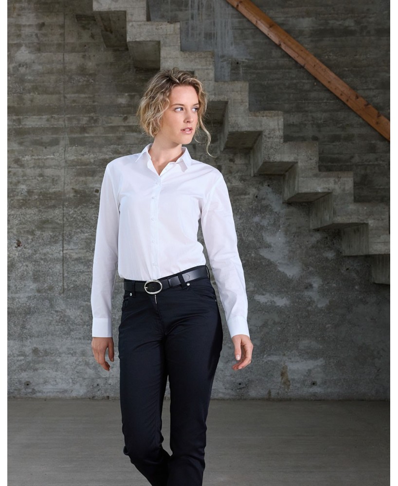 Camisa de moda de corte cómodo y cintura ligera.