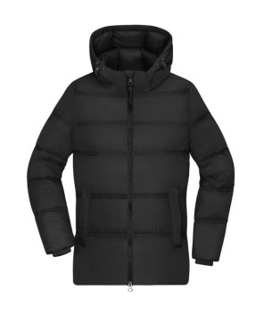 Chaqueta de invierno con capucha desmontable.