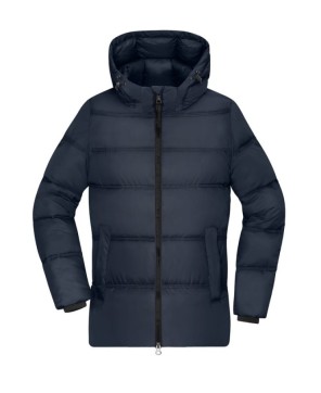 Chaqueta de invierno con capucha desmontable.