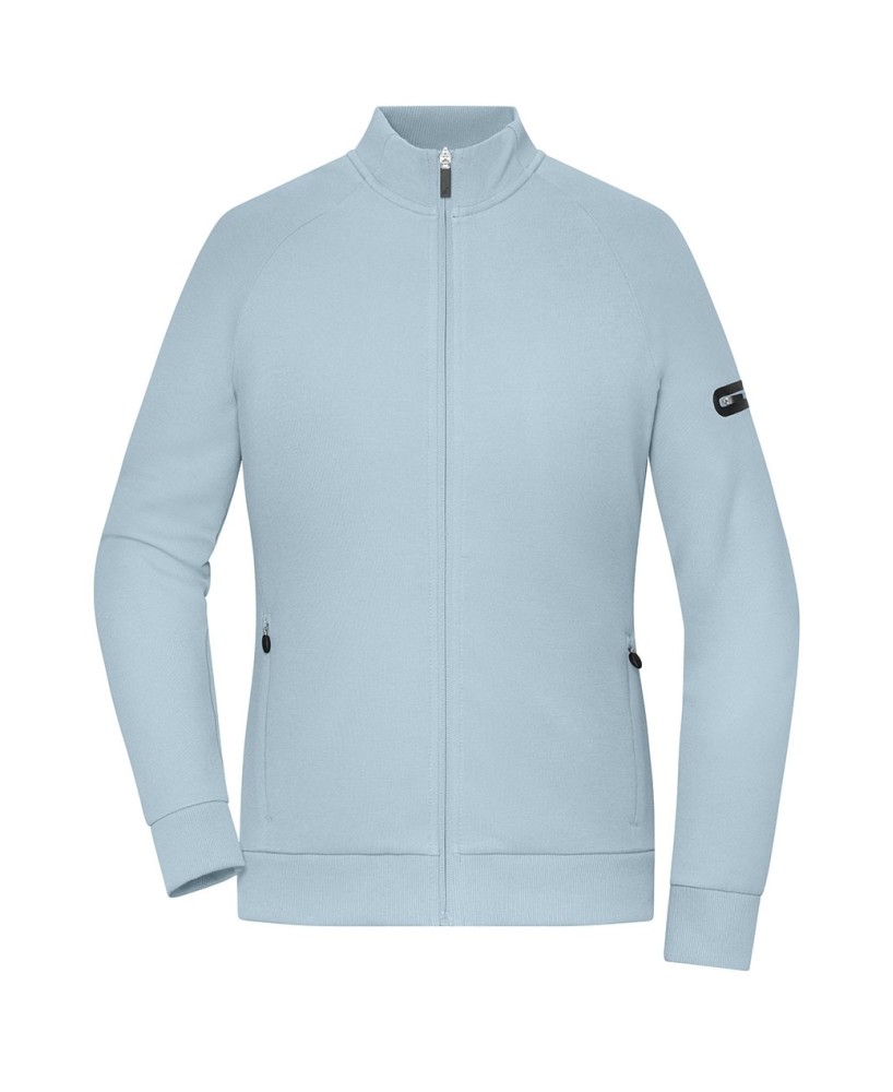 Chaqueta elegante con aspecto técnico.